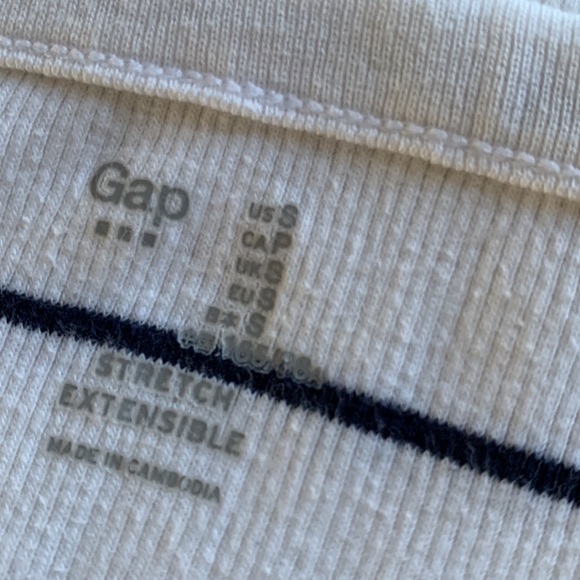 GAP/Old Navy Assorted Tanks - Picture 5 of 7
